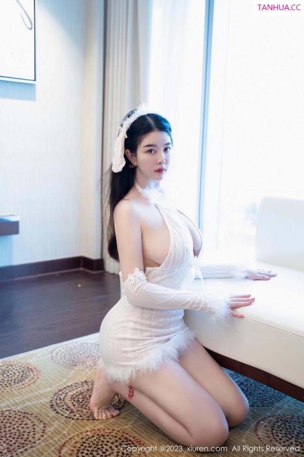   [XiuRen]高清写真图 2023.08.02 No.7172 樱桃小犊子 丰腴美臀第14张图片